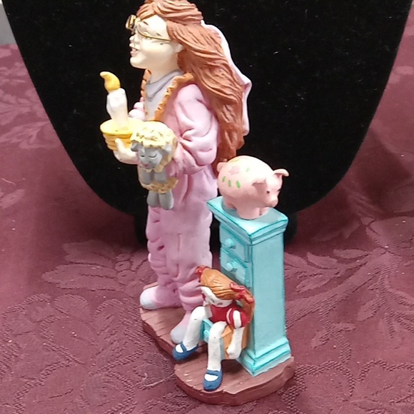 51/4 Statue - Picture 2 of 5